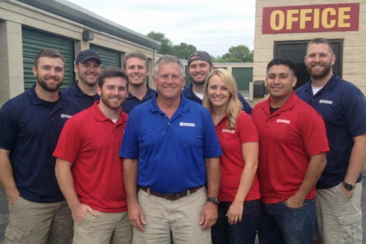 Water damage restoration professionals in Pembroke Pines, FL